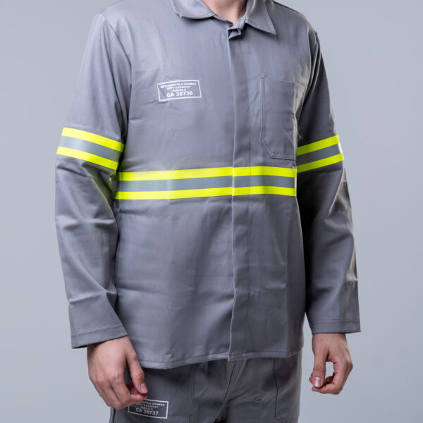 Camisa cinza de refletivo verde